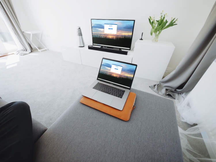 Supercharge Your Home Environment: How To Use A TV Mirror Laptop