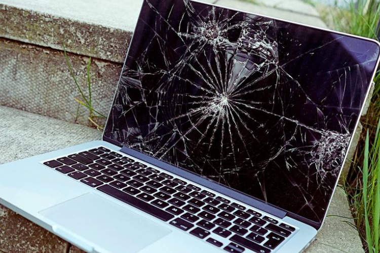 The Benefits of Selling Your Broken Laptop