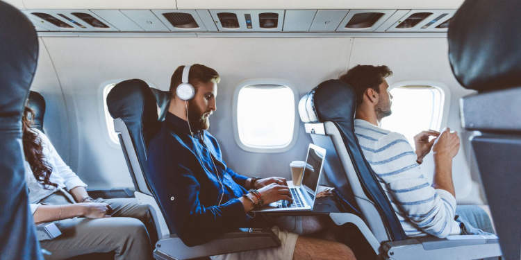 Traveling with a Laptop on a Plane: A Quick Guide